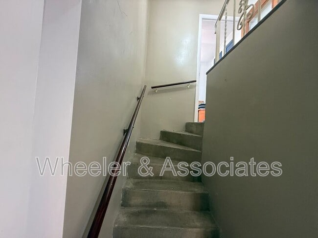 Building Photo - 810 W 300 N