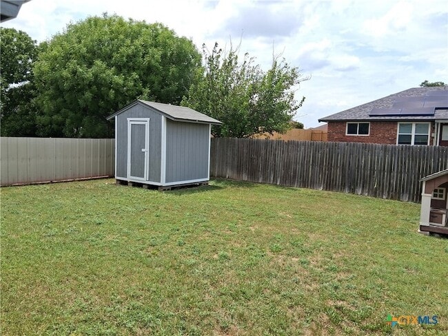 Building Photo - 3801 Riverrock Dr