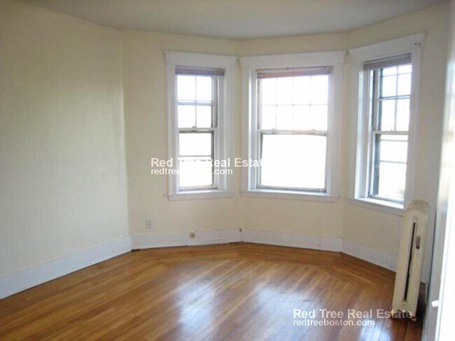 Building Photo - 1872 Commonwealth Ave