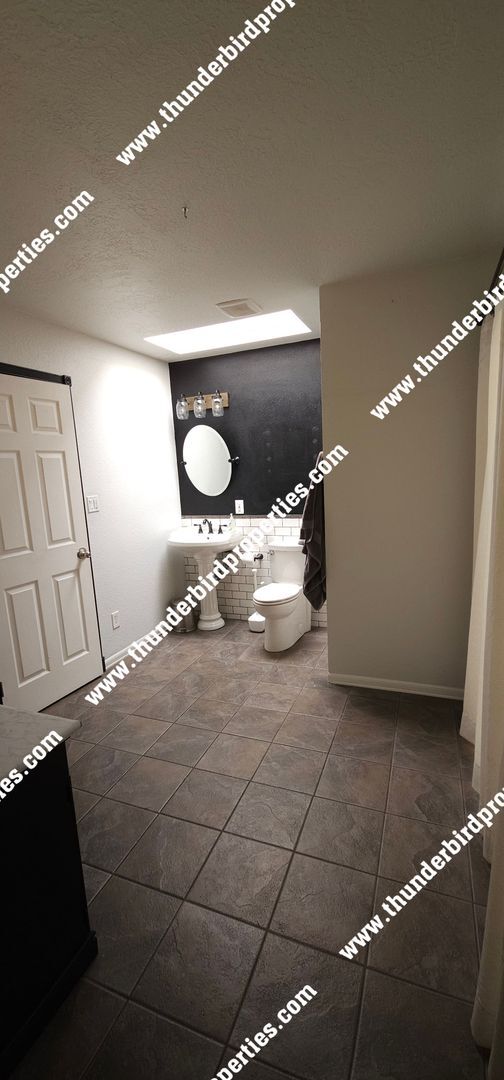 Building Photo - 5117 Camino Vista NW