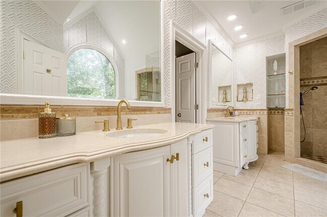 Building Photo - 700 S Brighton Ct