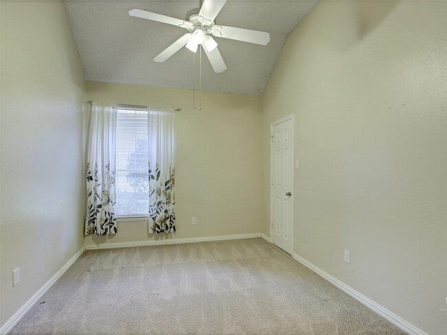 Building Photo - 11117 Knoxville Ln