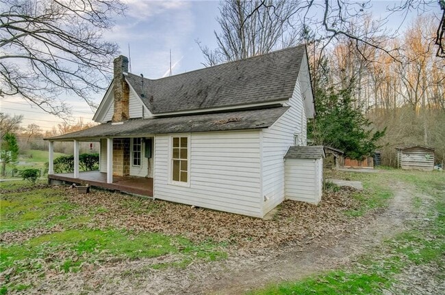 Building Photo - 1290 Reavis Mountain Rd