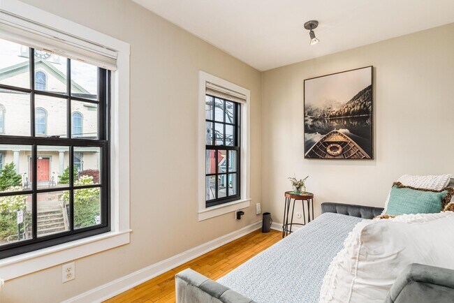 Building Photo - 279 Marcy St