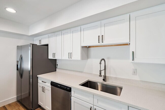 Building Photo - 401 Southwind Dr