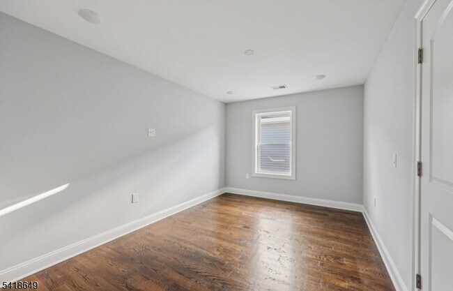 Building Photo - 139 N 15th St