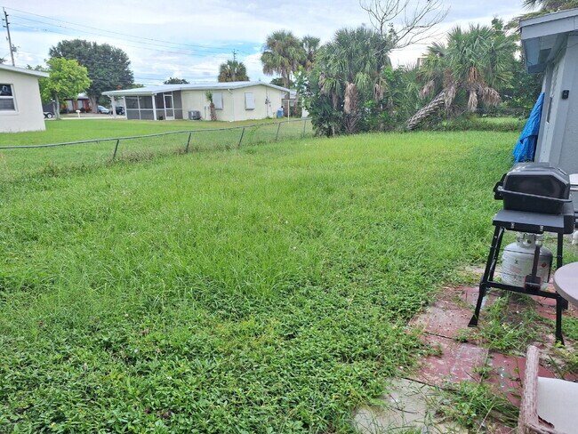 Building Photo - 3/2 Single Family Home available in Pt Cha...