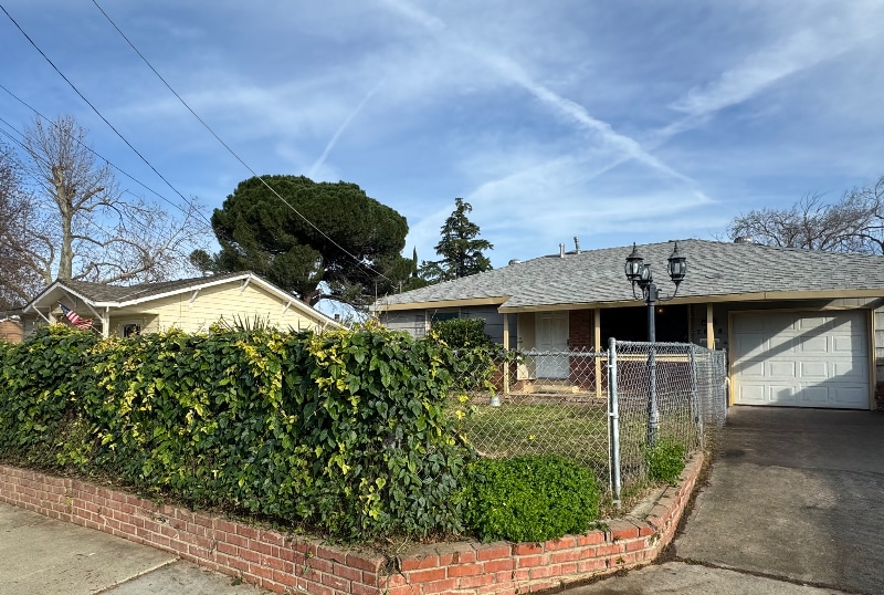 Building Photo - 2840 Belden St