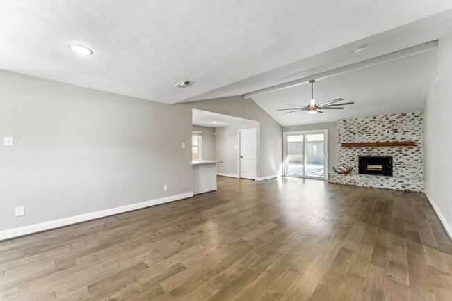 Building Photo - 2515 Blue Willow Dr