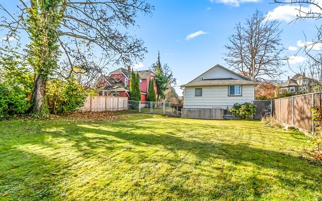 Building Photo - Historic Charm in the Heart of Snohomish