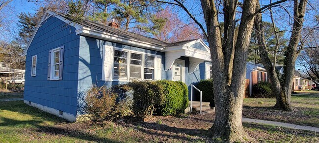 Building Photo - 719 Jefferson St
