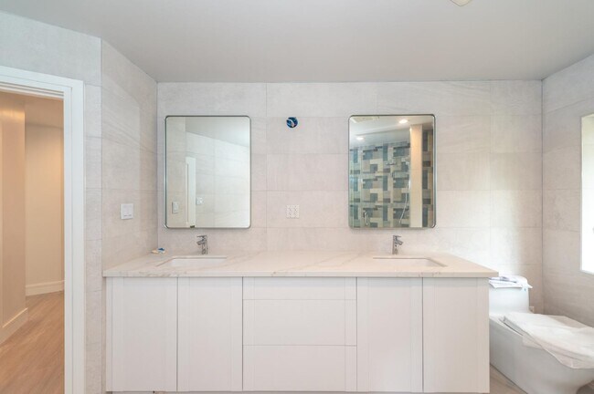 Building Photo - 9 Odell Pl