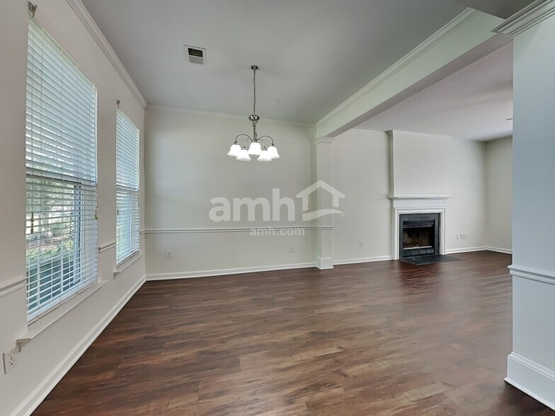 Building Photo - 3796 Windstream Way