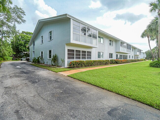 Building Photo - 600 Royal Palm Blvd