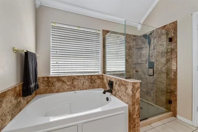 Master bathroom - 1207 Old Knoll Dr