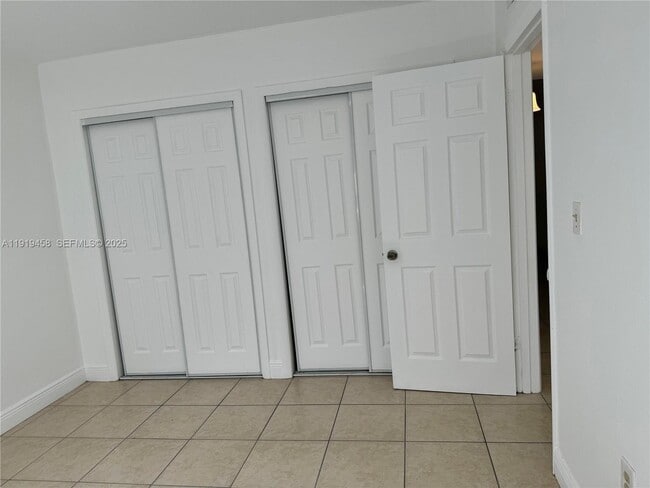 Building Photo - 1851 NE 168th St