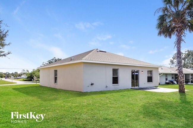 Building Photo - 4167 N Biscayne Dr