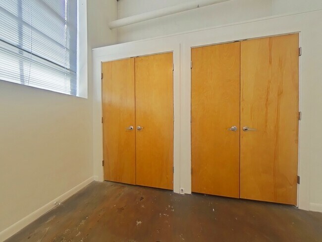 Building Photo - 1011 W Marshall St