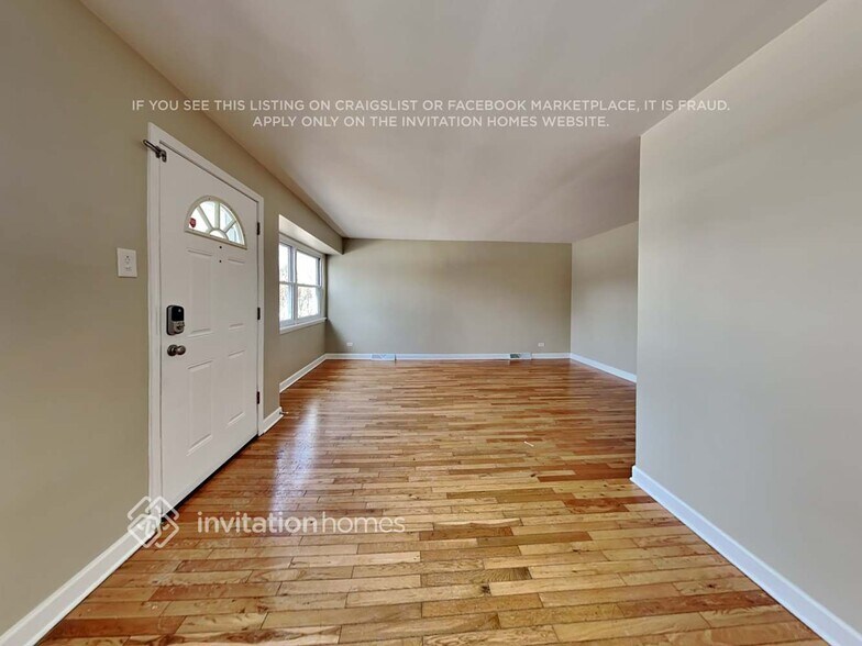 Building Photo - 4535 Cracow Ave