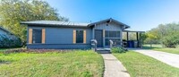 Building Photo - 823 Yellow Wood Dr