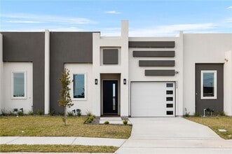Building Photo - 14 S Marla Ct
