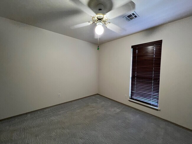 Building Photo - 1301 Copperfield Dr