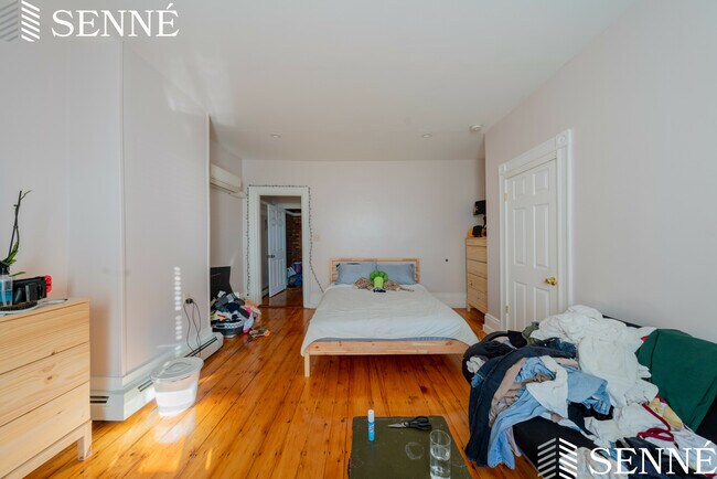 Building Photo - 15 Chelsea St