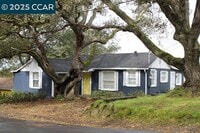 Building Photo - 5910 Skyline Dr