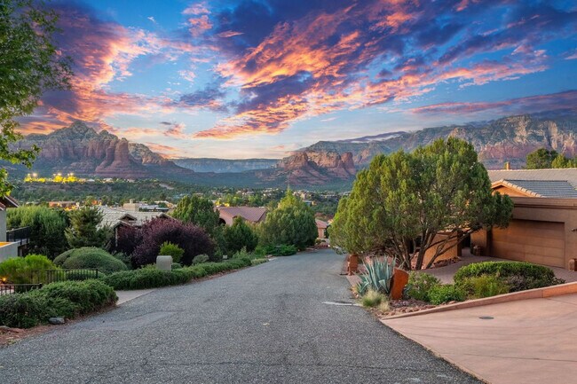 Building Photo - 30 Sycamore Canyon Rd
