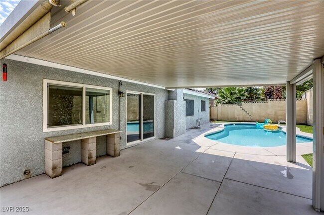 Building Photo - 3055 S Topaz Rd