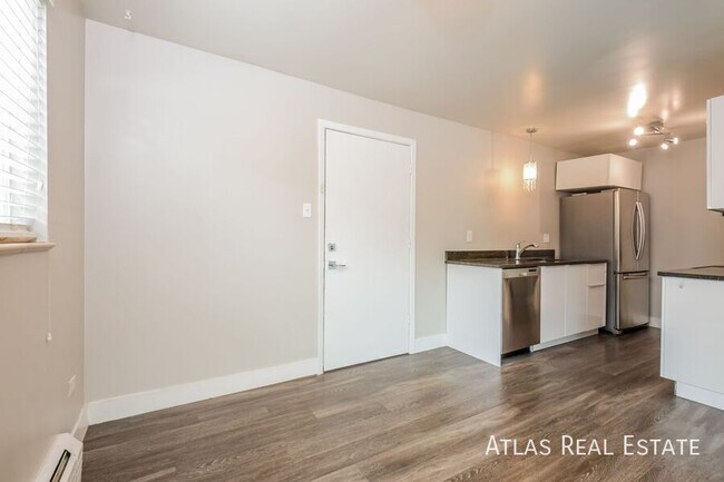 Building Photo - 3150 N Harlan St