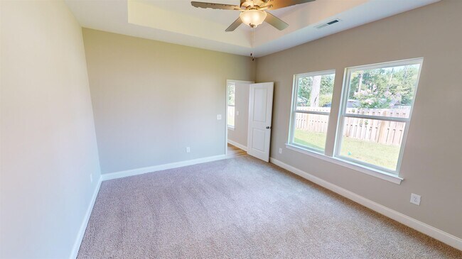 Building Photo - 1048 Moen Lp