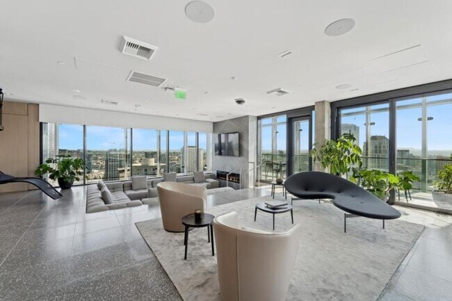Building Photo - 1 bedroom in Seattle WA 98101