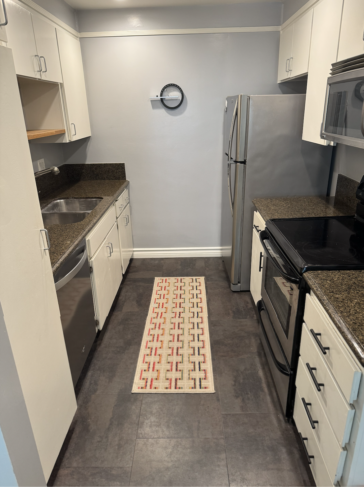 Kitchen. - 6001 Canterbury Dr
