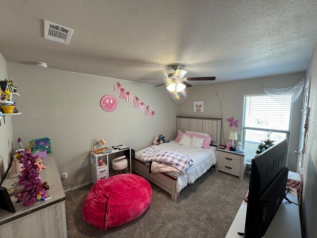 Building Photo - 3/2 in Upland Crossing Available January 2026!