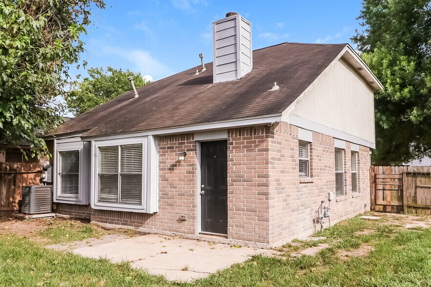 Building Photo - 6042 Beaconridge Dr