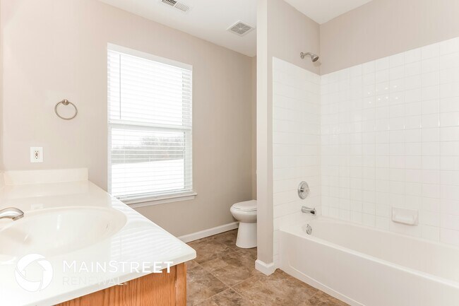Building Photo - 4504 Robbins Grove Dr
