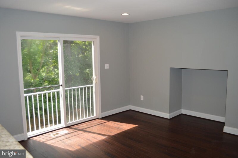 Building Photo - 4402 Birchtree Ln