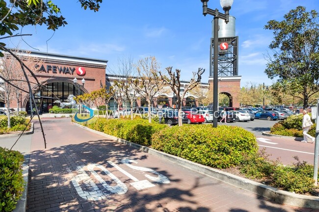 Building Photo - Amazing 2 Bed 2 Bath Newly Upgraded Unit i...