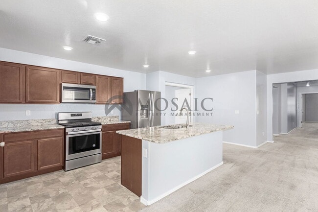 Building Photo - 1517 E Saint Catherine Ave