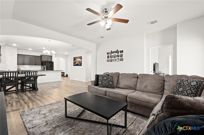 Building Photo - 2341 Aylesbury Dr