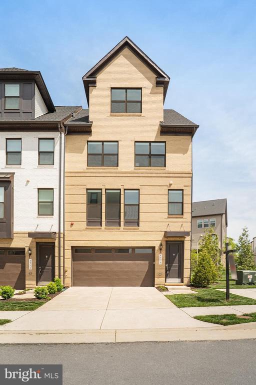Building Photo - 4975 Longmire Wy