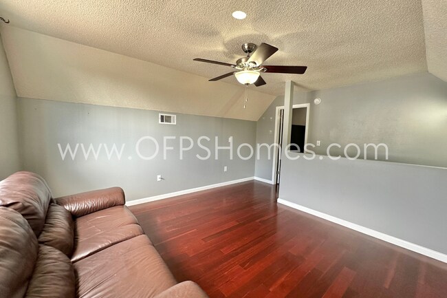 Building Photo - Spacious 4-Bedroom Home with Bonus Loft & Huge Backyard Deck – Available Now!