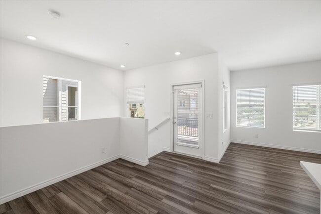 Building Photo - 216 Callen Falls Ave