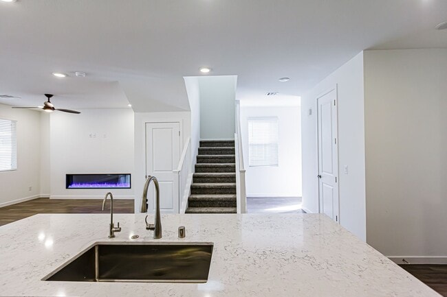 Building Photo - Brand New 4-bedroom Home