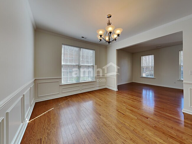 Building Photo - 8 Red Jonathan Ct