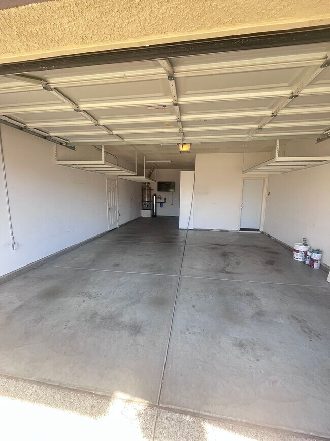 Building Photo - BEAUTIFUL HOME IN ELK GROVE WITH POOL!!