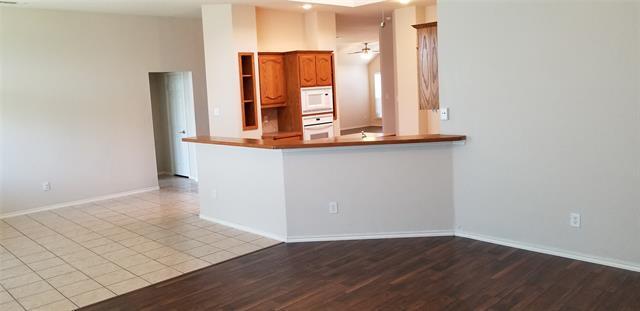 Building Photo - 2036 El Camino Dr