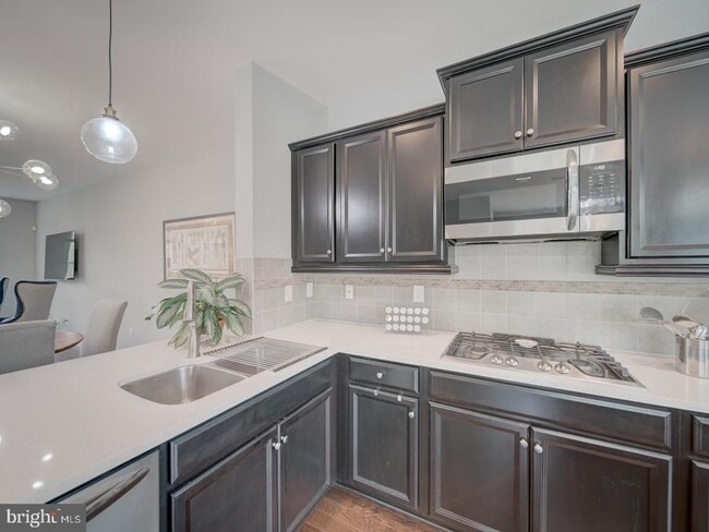 Building Photo - 2805 Medstead Ln