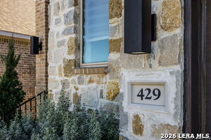 Building Photo - 429 Juana Wy